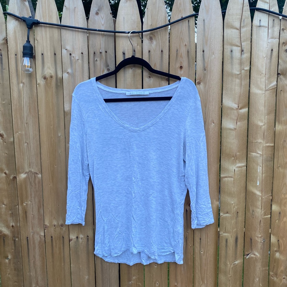 Light grey/White shirt